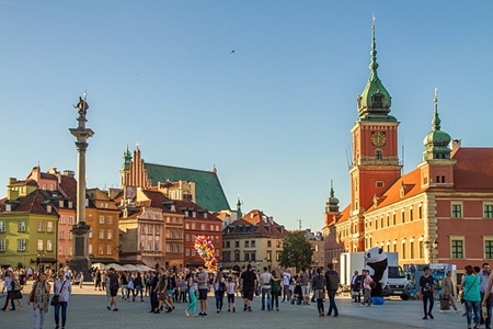 s640px20170527_Plac_Zamkowy_w_Warszawie_1.jpg